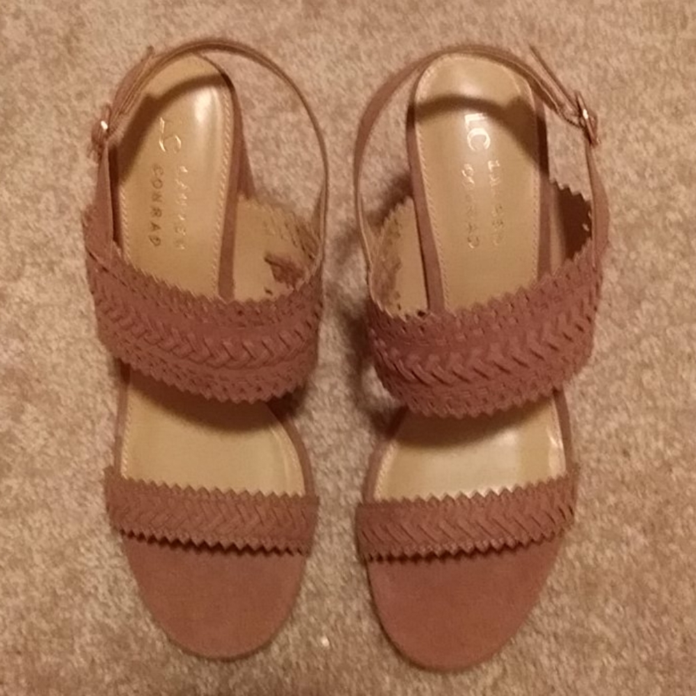 Shoe - Picture 2 of 8